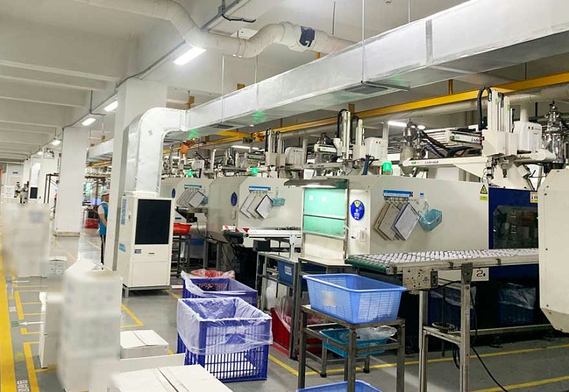 注塑車間怎么降溫，優(yōu)選蒸發(fā)冷省電空調-立柜管道機組